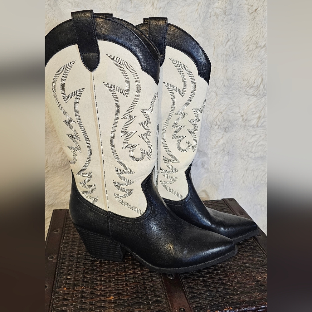 Chic Black and White Western Heeled Boots